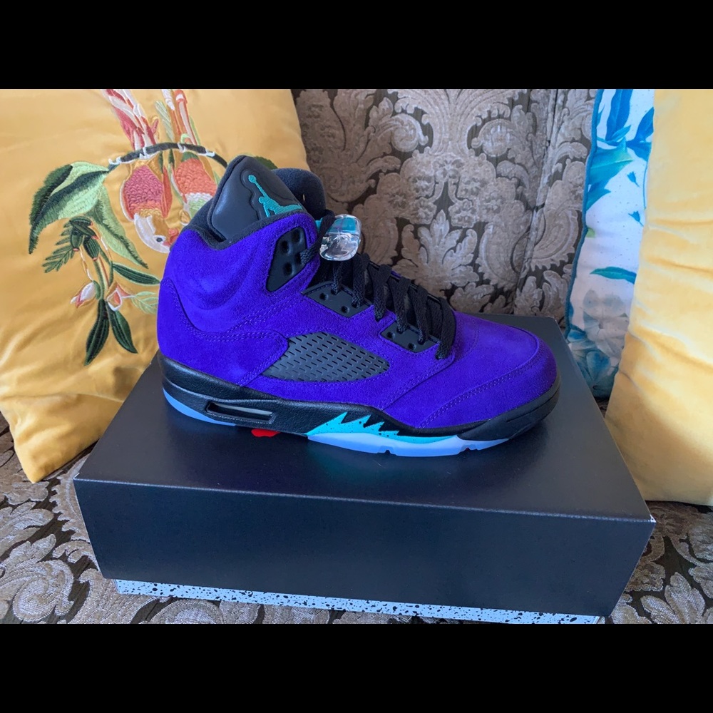 Jordan 5 grapes 🍇 - Picture 4 of 5